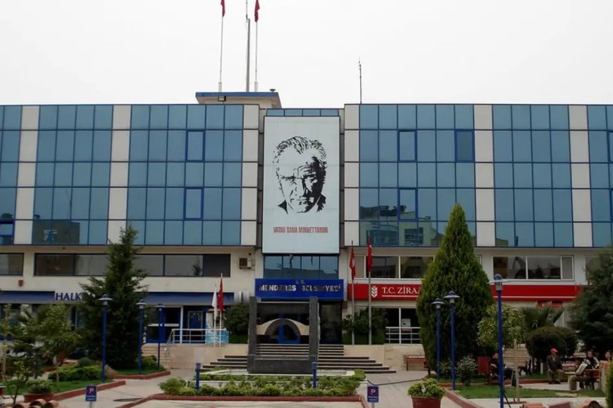 Menderes Belediyesi'ne operasyon. Başkan İlkay Çiçek dahil 13 kişi gözaltında