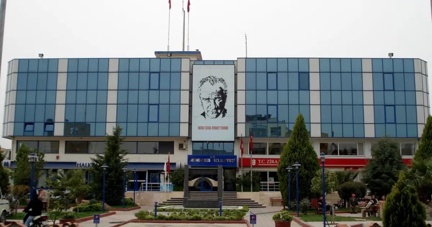 Menderes Belediyesi'ne operasyon. Başkan İlkay Çiçek dahil 13 kişi gözaltında