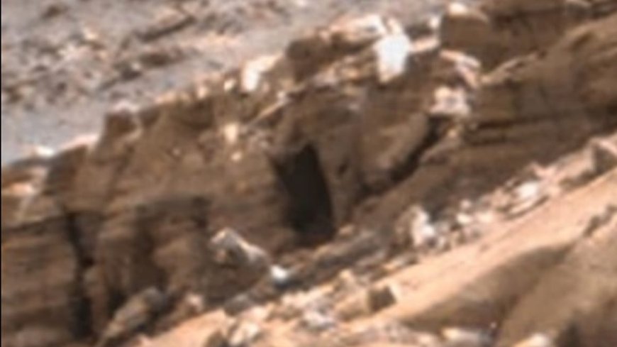 Curiosity’nin görüntüsü tartışma yarattı: Mars'ta gizemli bir 'kapı' mı var?