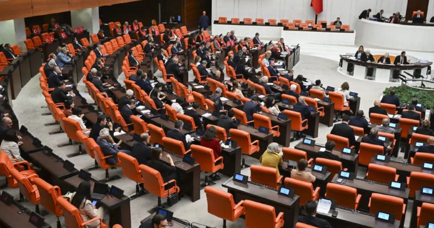 Terörsüz Türkiye yasası TBMM'de kabul edildi. Siyasilerden birlik mesajı