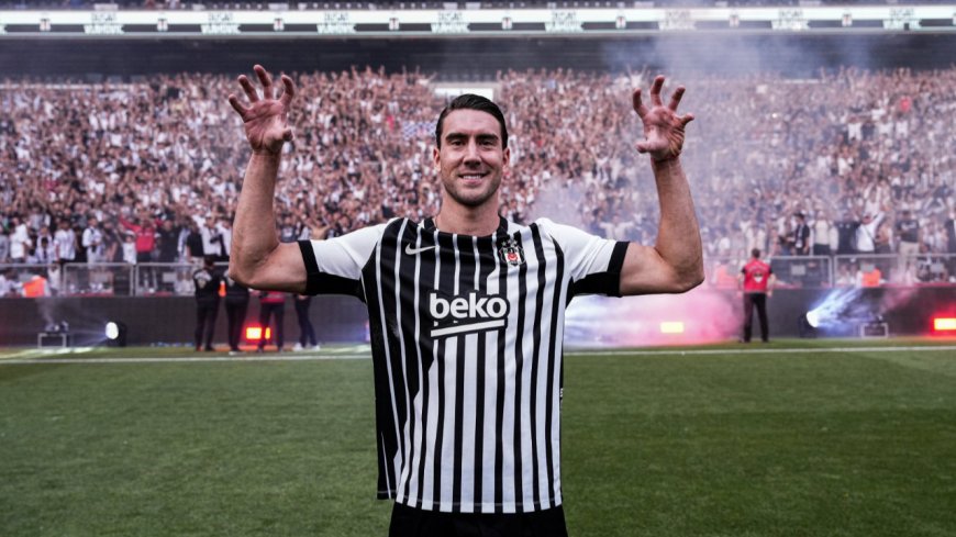 Dusan Vlahovic imzayı attı! Beşiktaş taraftarına Türkçe mesaj verdi!