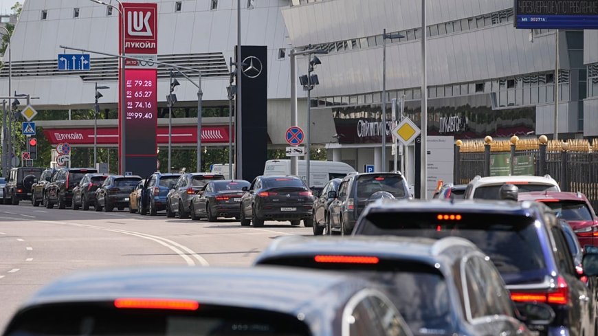 Rusya, Ukrayna'nın saldırıları sürerken yeni akaryakıt sıkıntısıyla karşı karşıya