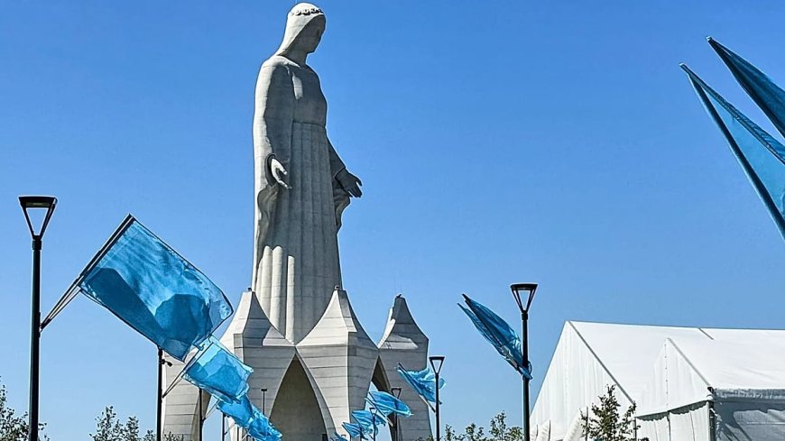 Avrupa'nın en yüksek Meryem Ana heykeli Polonya'da açıldı