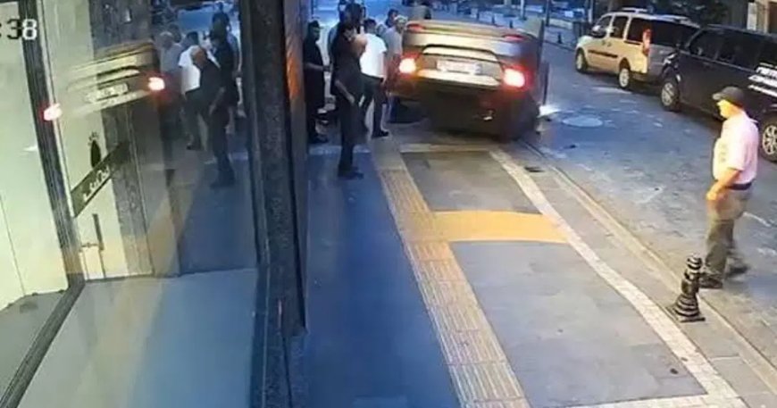 Feci kaza anı: Araçtan güçlükle çıktı
